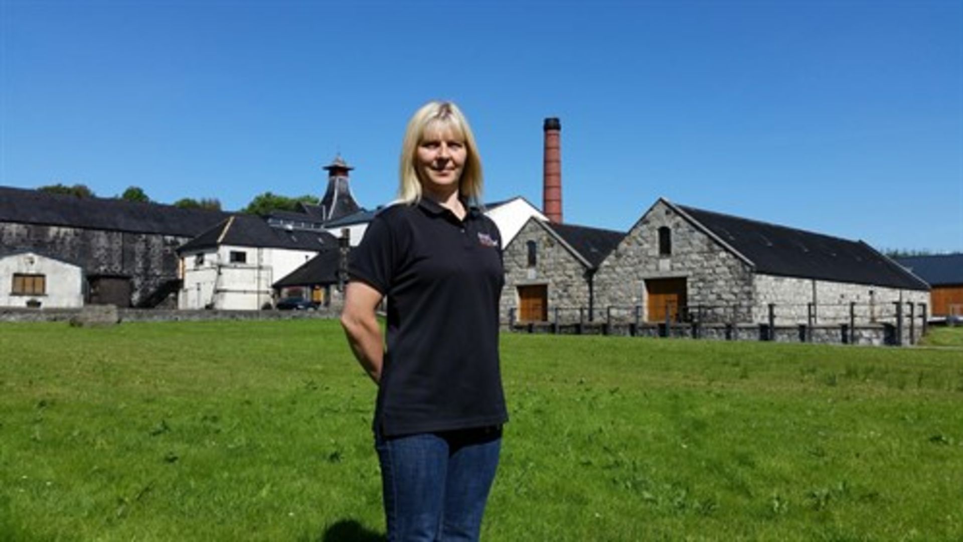 Lorraine Knockdhu tour guide 498x280